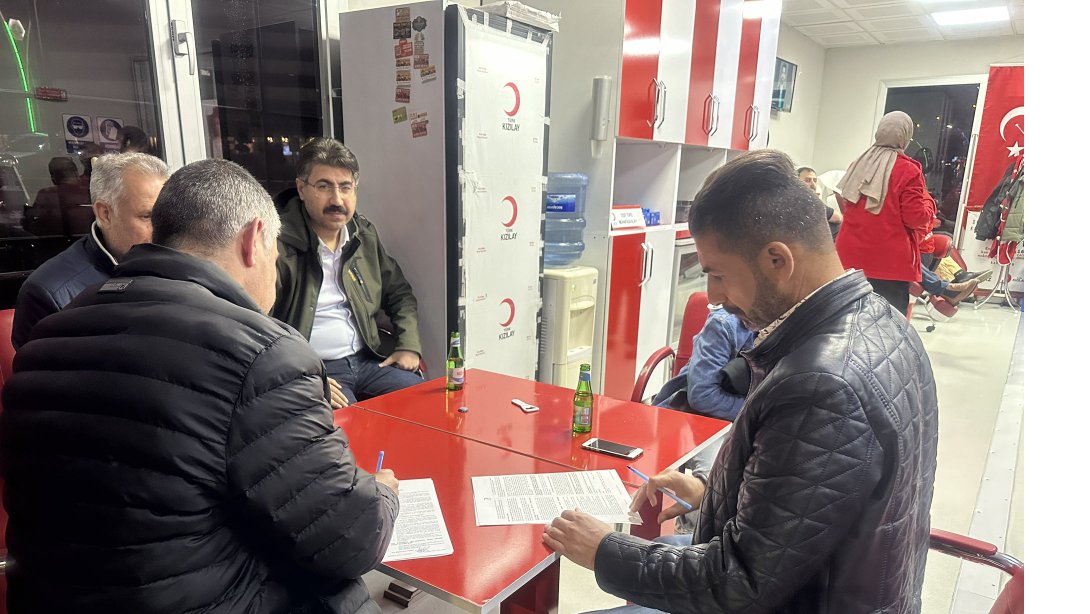 İlçe Milli Eğitim Müdürümüz Hüsamettin ATLI Kızılay'a Kan Bağışında Bulundu