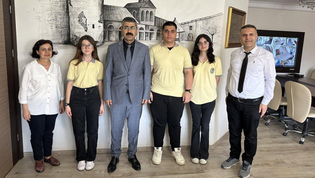 Selahaddin Eyyubi Anadolu Lisesi Öğrencileri İlçe Müdürümüzle Röportaj Gerçekleştirdi
